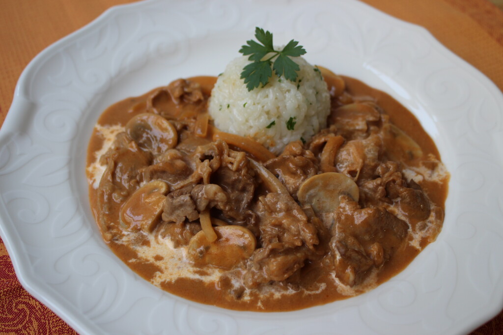 31.R8年3月31日（火）　西洋料理　ビーフストロガノフ